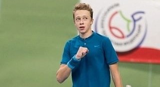 Tennis Europe 14&U. Kungens Kanna & Drottningens Pris. Первый круг прошли без сбоев