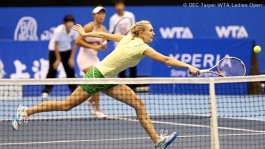 Family Circle Cup. Говорцова во втором раунде пары.
