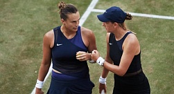 WTA Tour. Bett1Open. Азаренко и Соболенко — победительницы парного разряда