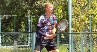 ITF World Tour. Tbilisi Open. До дождя сыграл только Леоненко