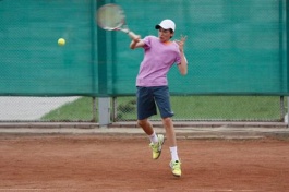 ITF Mens Circuit. Torneo ITF 2001 Team. Стартовая победа Жука