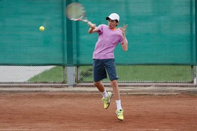 ITF Mens Circuit. Torneo ITF 2001 Team. Стартовая победа Жука