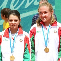 Илона Кремень и Александра Саснович (2012)