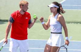 Морозова и Василевский одолели Саснович и Лютаревича