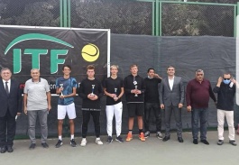 ITF World Junior Tour. Autumn Cup. В одиночке пока без побед