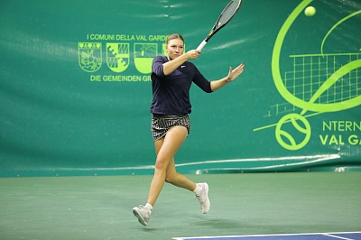 ITF World Tour. Empire Women's Indoor. Готовко прошла дальше