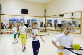Школа тенниса "Смена" приглашает детей с 4 до 7 лет!