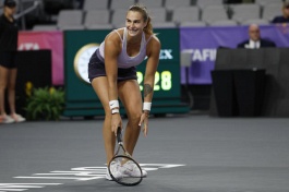WTA Finals. Победное начало